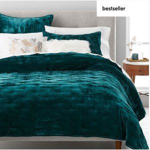 West Elm Lush Velvet Quilt in Teal (NWOT)
